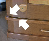 タモ家具の割れ傷