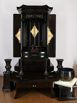 中古厨子収納仏壇黒檀のイメージ
