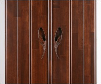 外扉の羽根型の持ちやすいハンドル